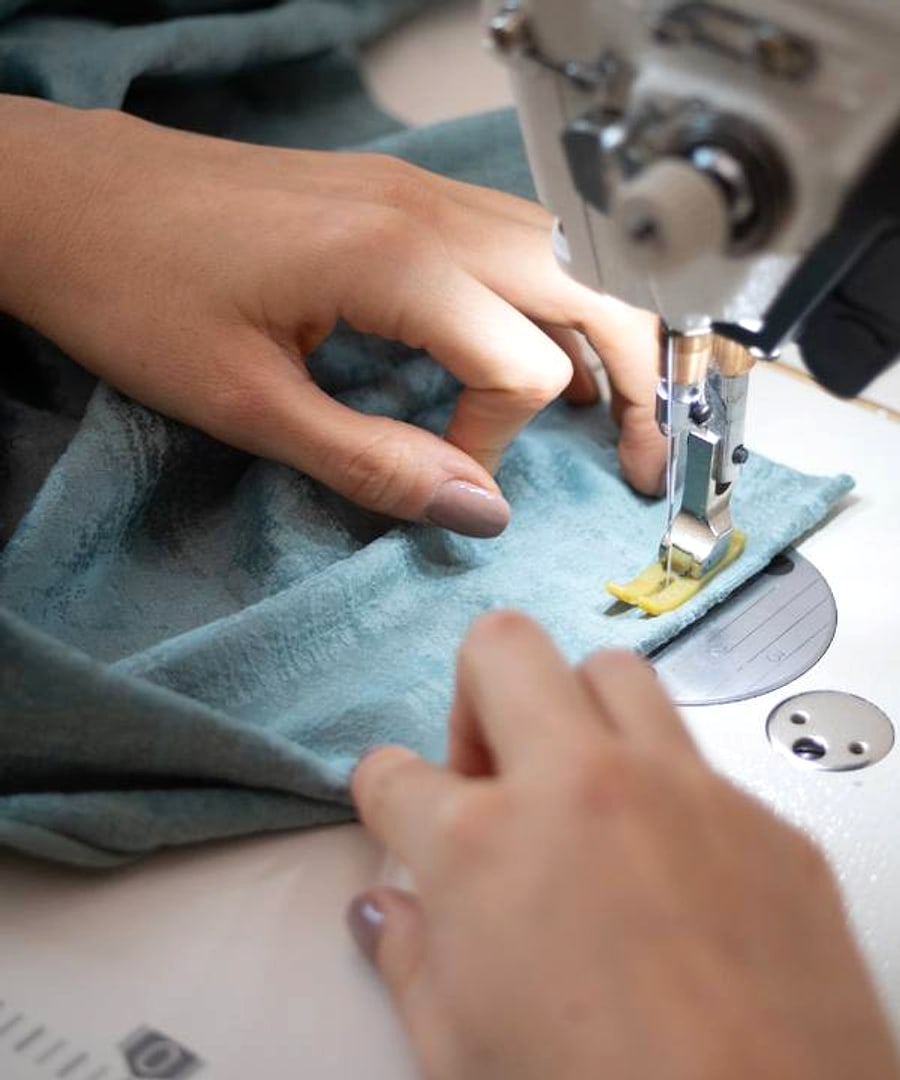 Hand Sewing for a handmade Imitah orthopedic dog bed
